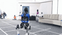 机械人进行频频锻炼